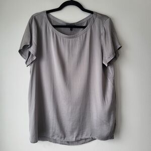 Eileen Fisher Light Gray Silk Short Sleeve Classic Feminine Top